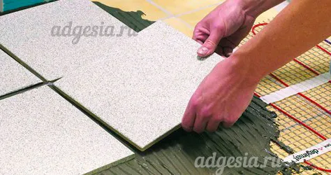 укладка плитки на тёплый пол